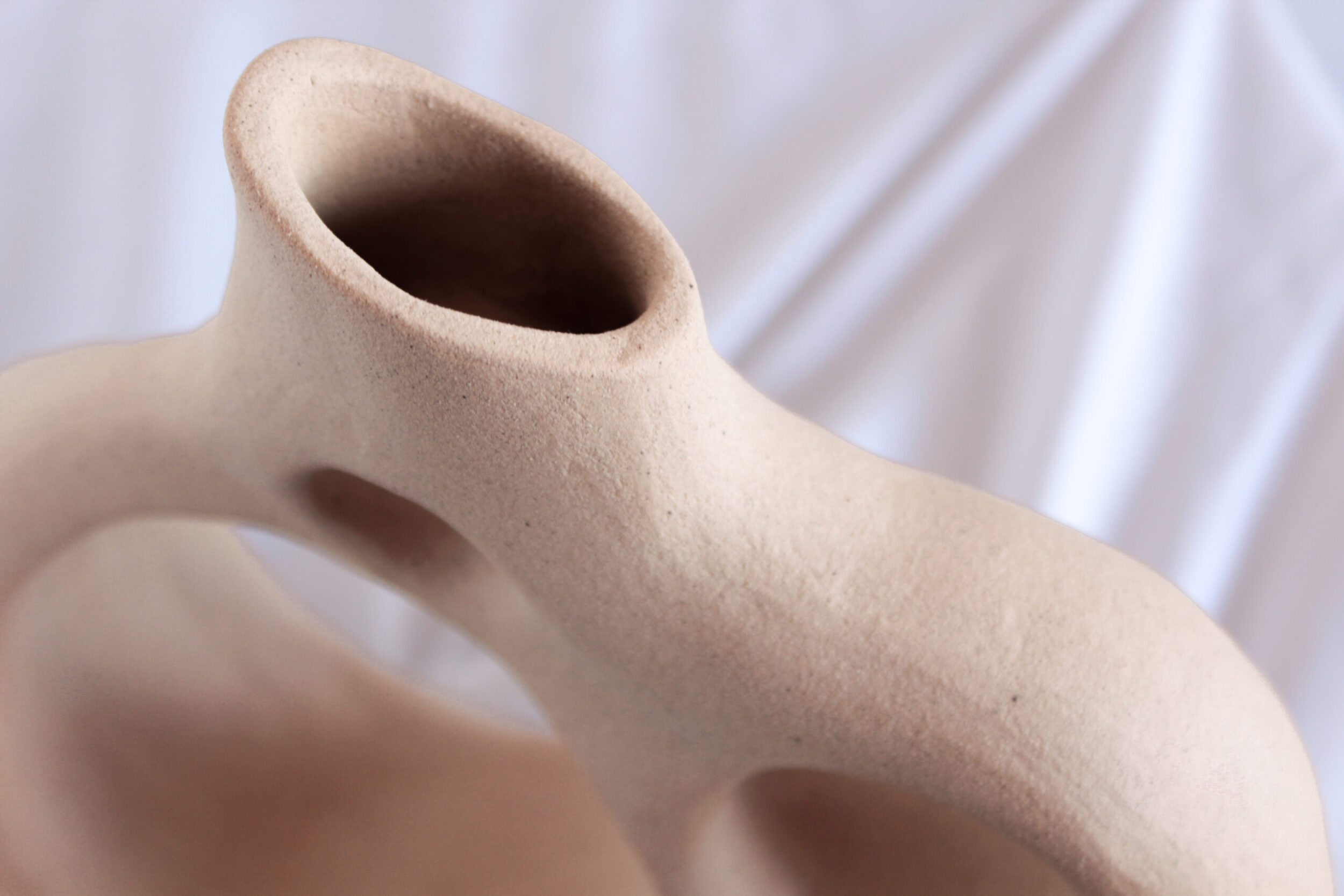 jarrón 2_serie "holes" - Imagen 4